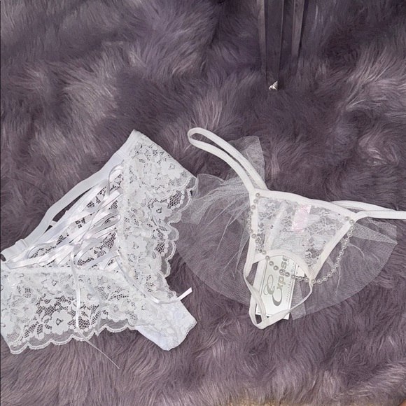 2pc Elegant White Lace Lingerie - Picture 1 of 6
